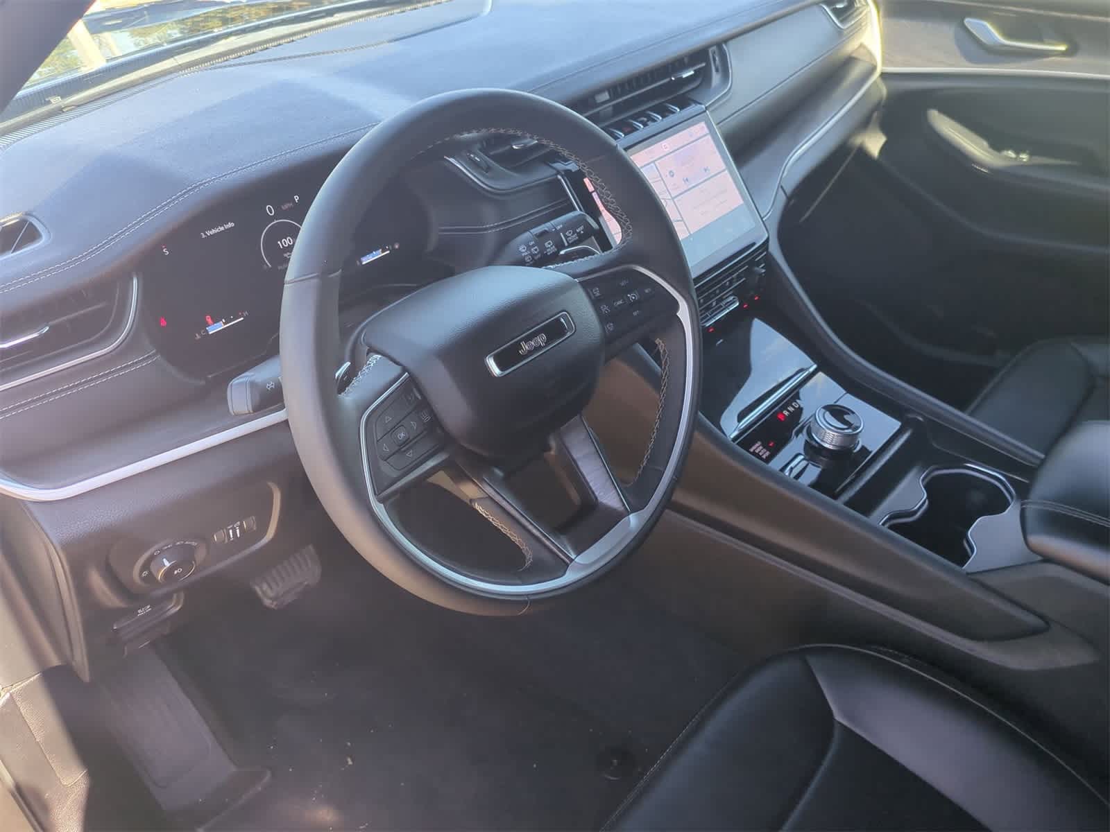 Thumbnail: 2024 Jeep Grand Cherokee L - 10