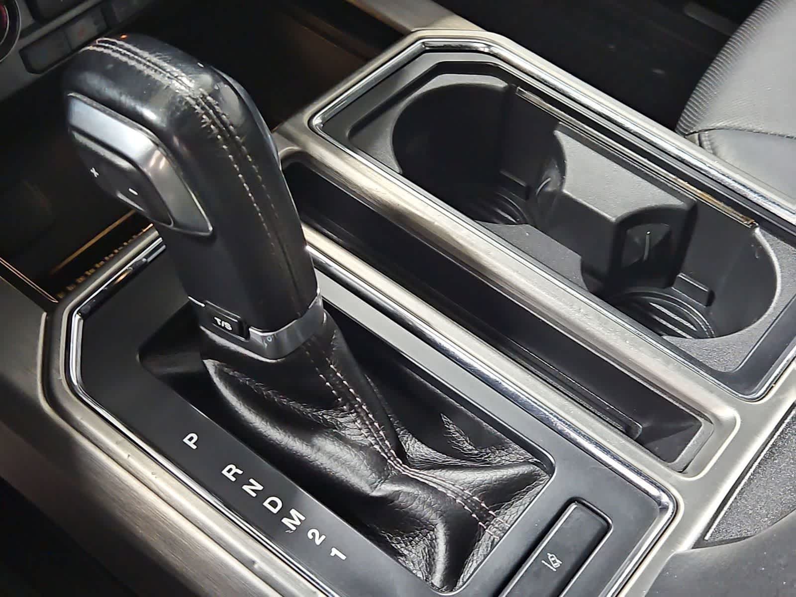 Thumbnail: 2015 Ford F-150 - 32