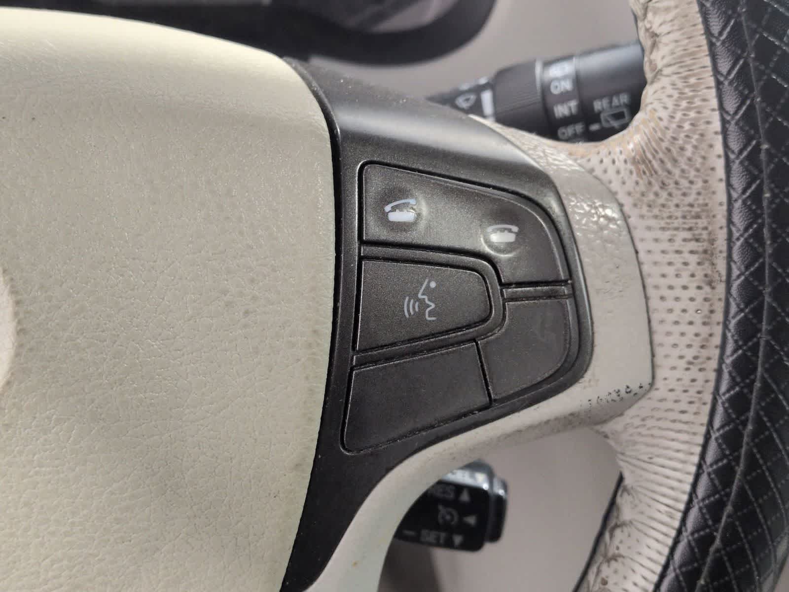 Thumbnail: 2013 Toyota Sienna - 27