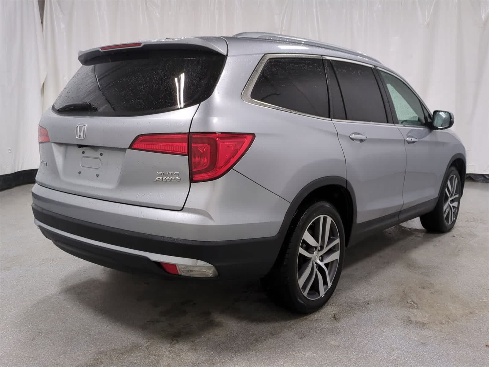 Thumbnail: 2018 Honda Pilot - 14