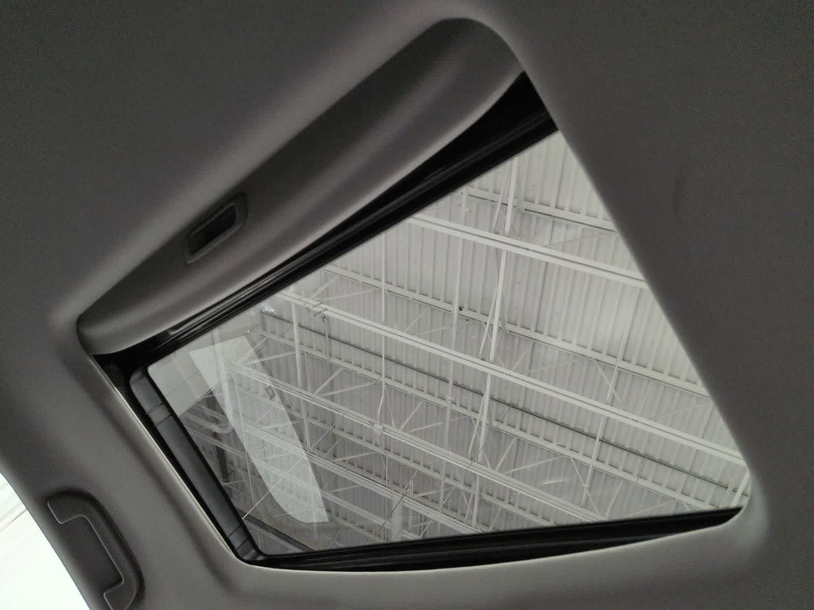 Thumbnail: 2017 Honda Pilot - 23