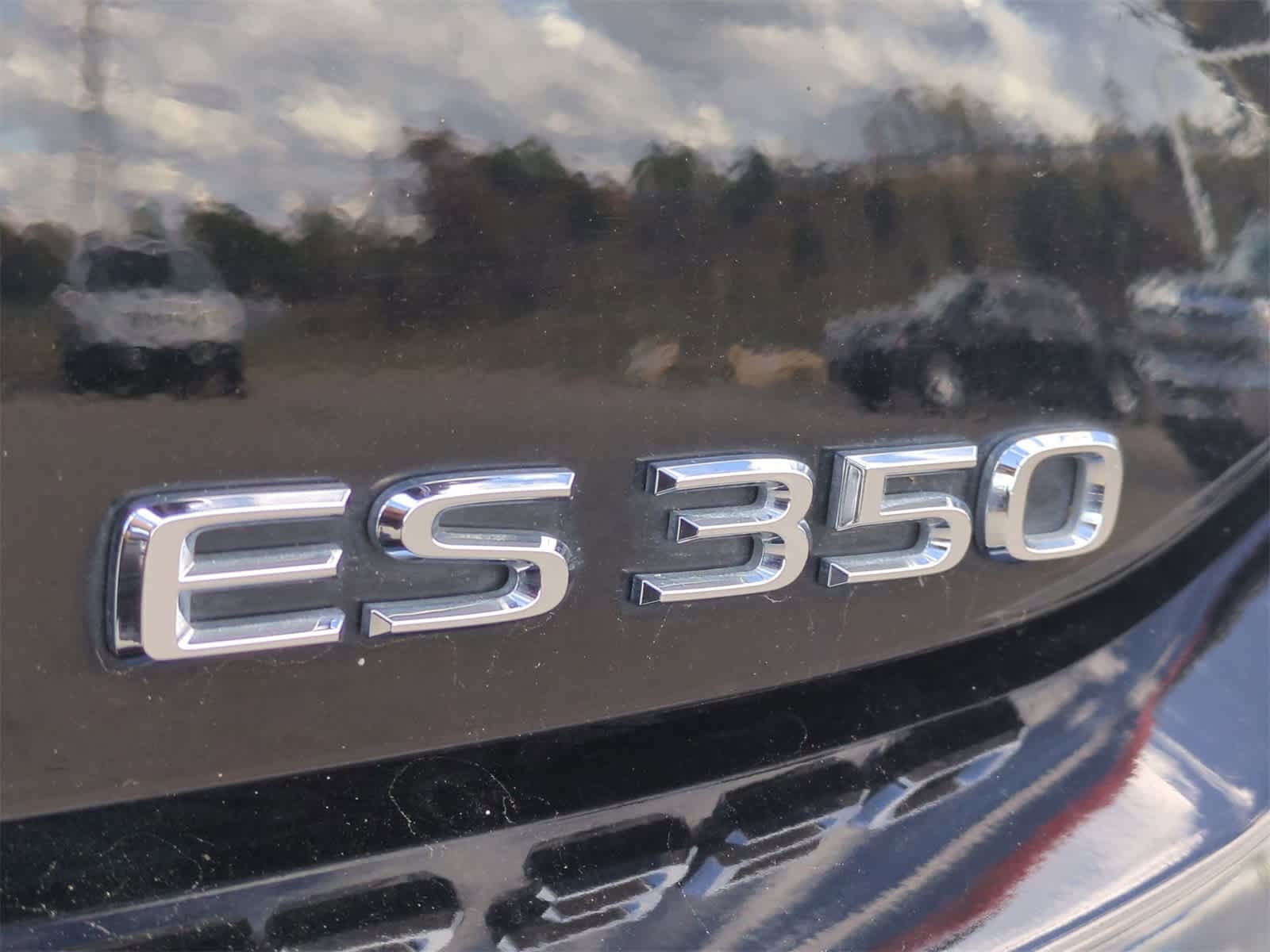 Thumbnail: 2020 Lexus ES - 14