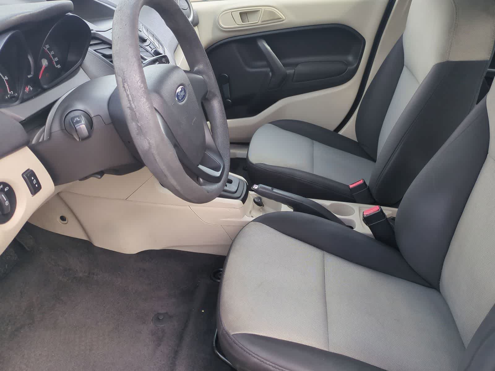 Thumbnail: 2013 Ford Fiesta - 16