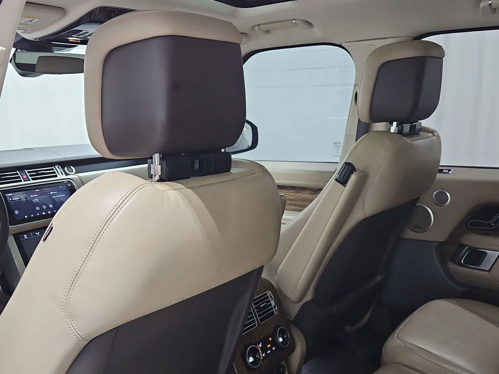 Thumbnail: 2019 Land Rover Range Rover - 17