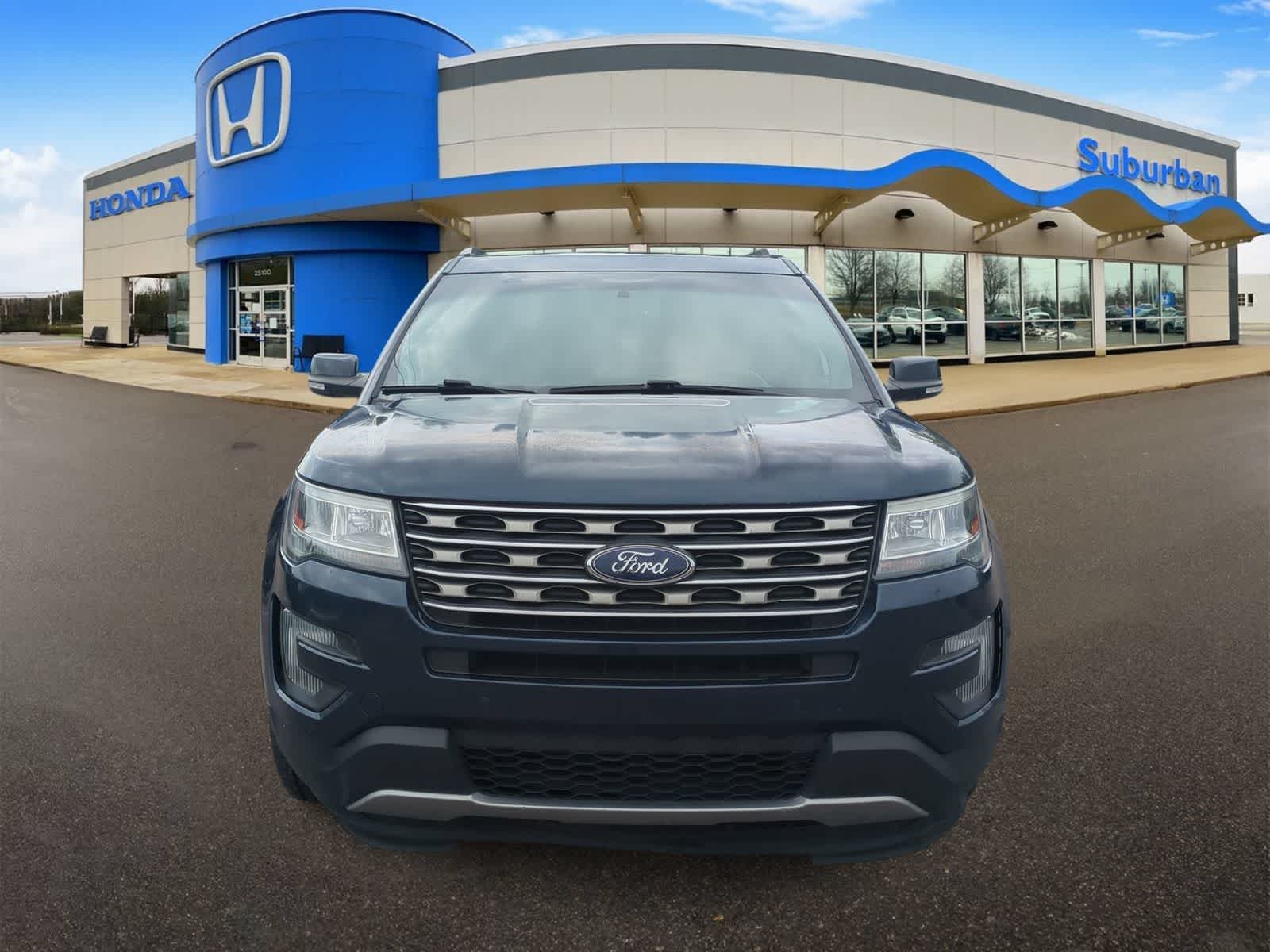 Thumbnail: 2016 Ford Explorer - 3
