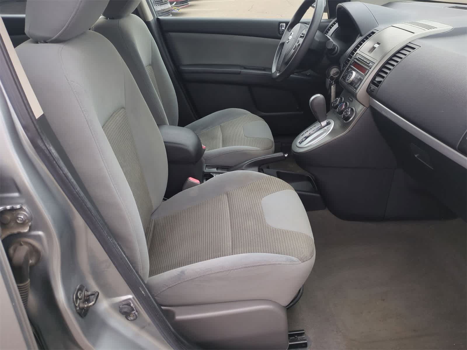 Thumbnail: 2011 Nissan Sentra - 21