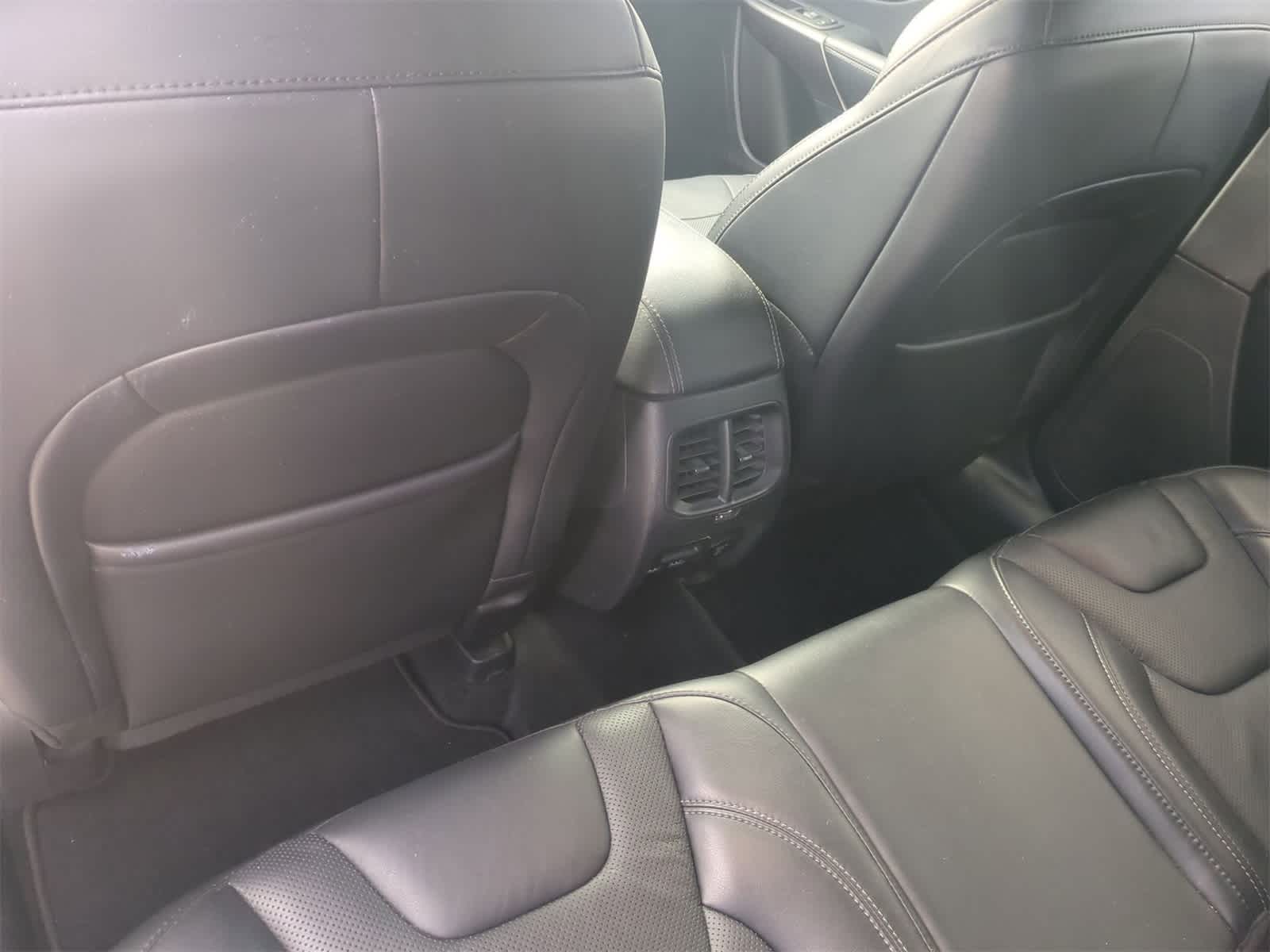 Thumbnail: 2020 Jeep Cherokee - 19