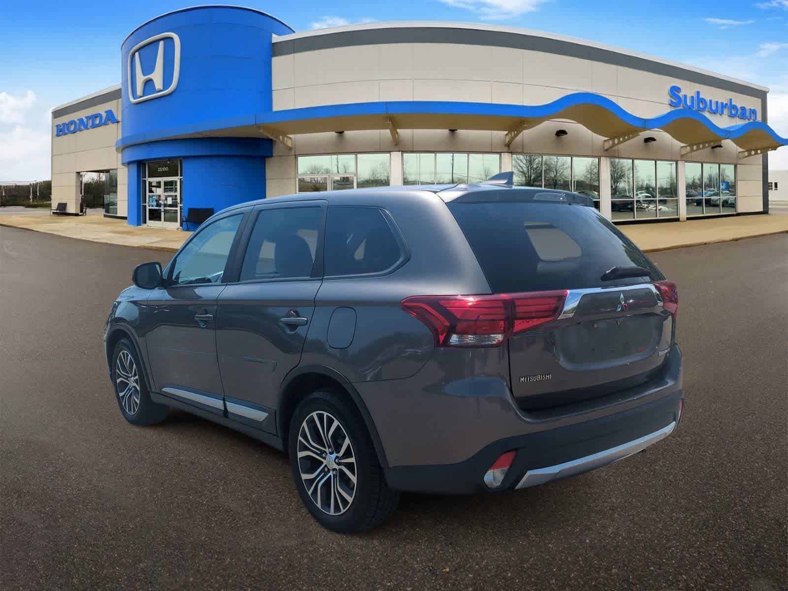 Thumbnail: 2018 Mitsubishi Outlander - 6
