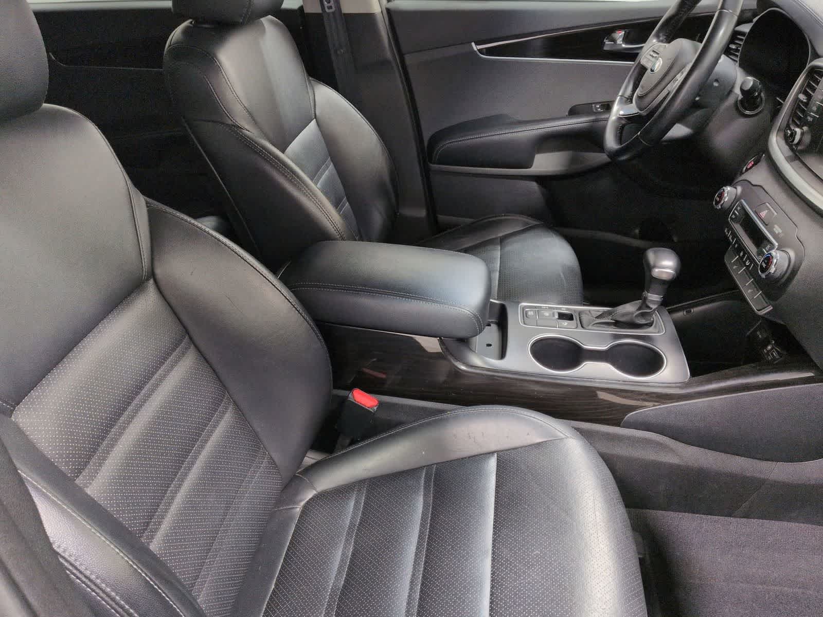 Thumbnail: 2019 Kia Sorento - 22