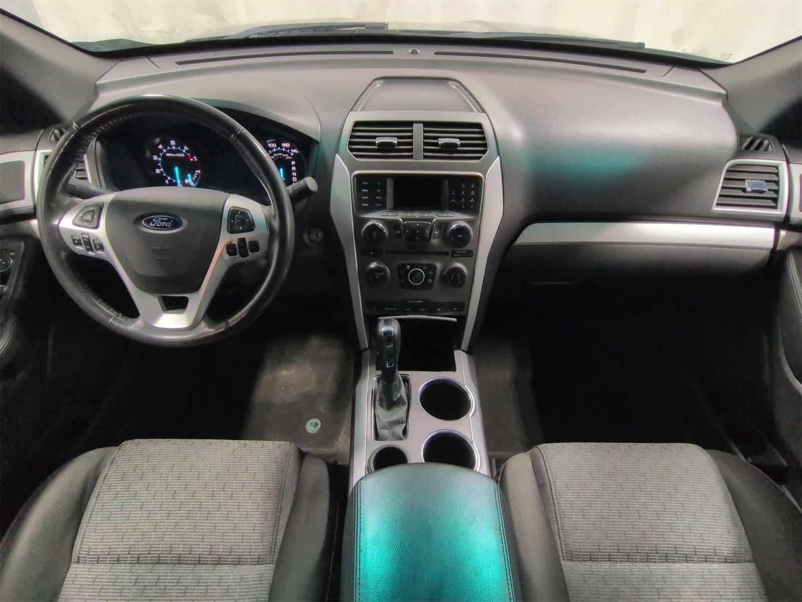 Thumbnail: 2012 Ford Explorer - 16