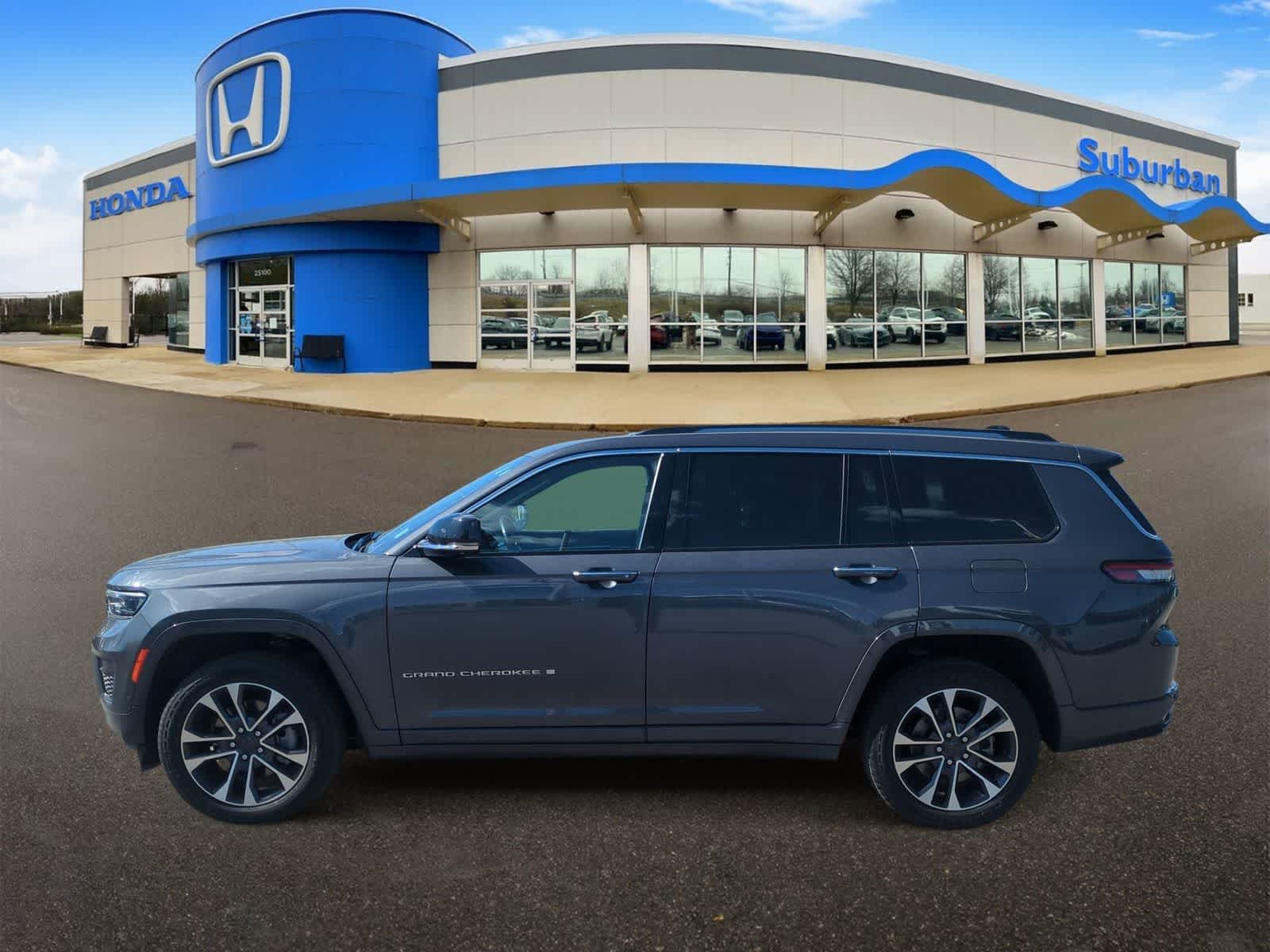 Thumbnail: 2023 Jeep Grand Cherokee L - 4