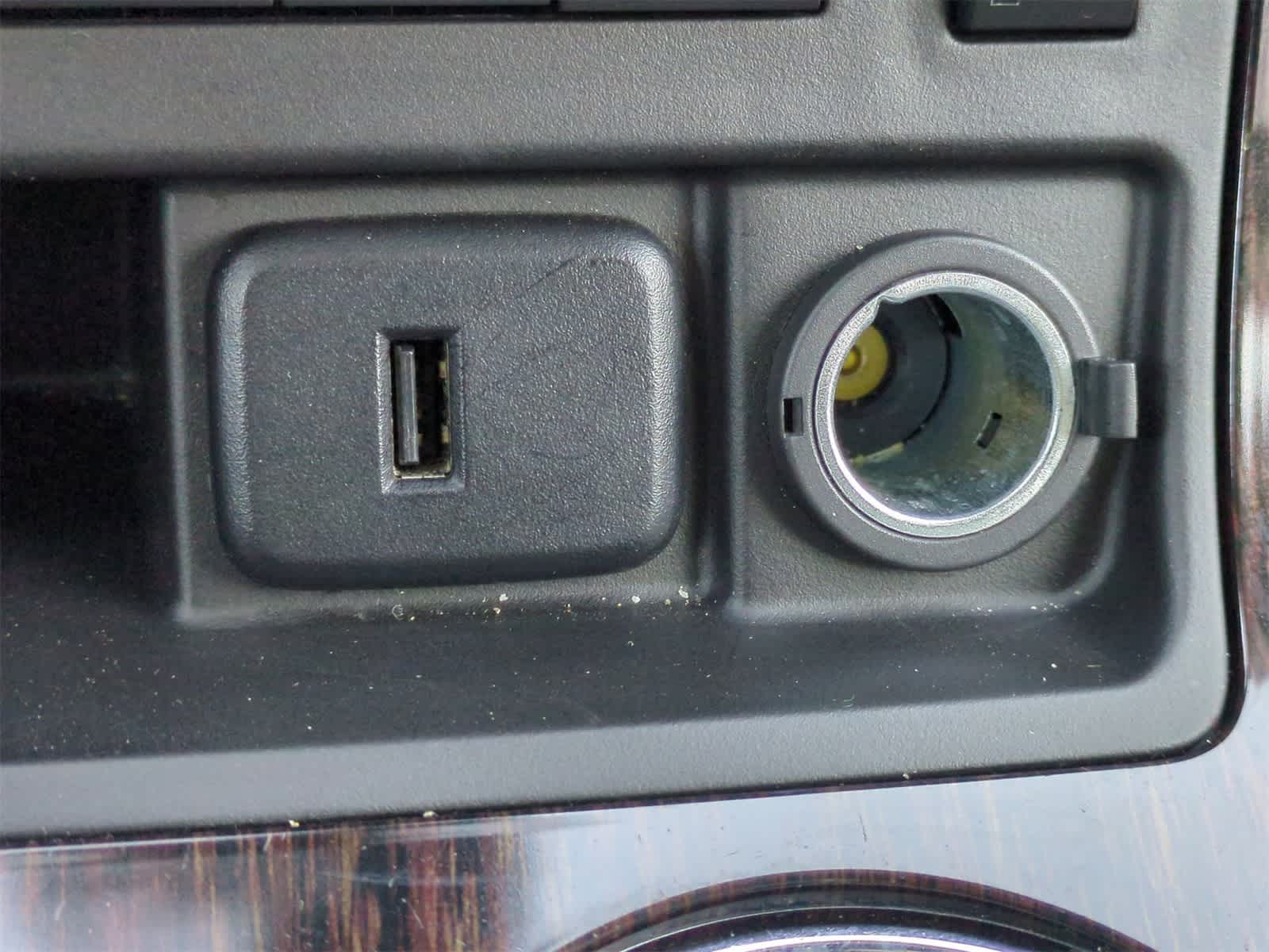 Thumbnail: 2017 Chevrolet Traverse - 31