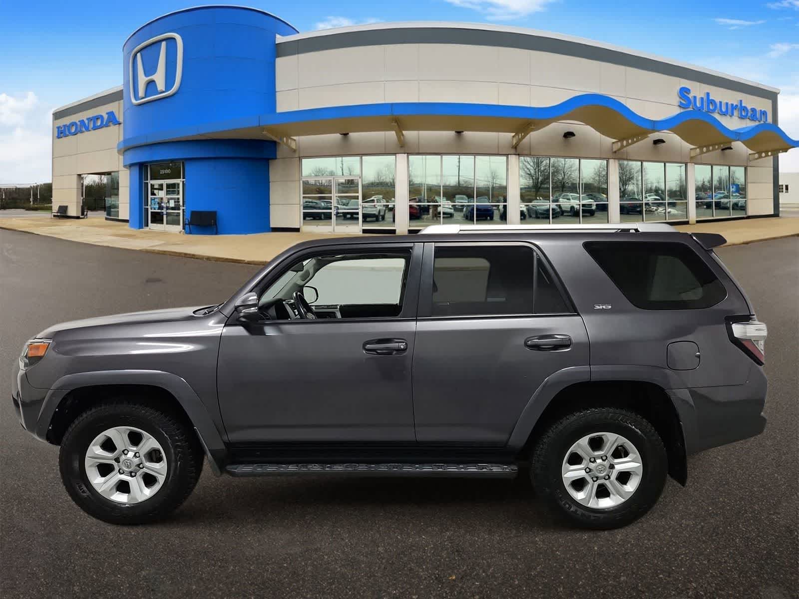 Thumbnail: 2017 Toyota 4Runner - 5