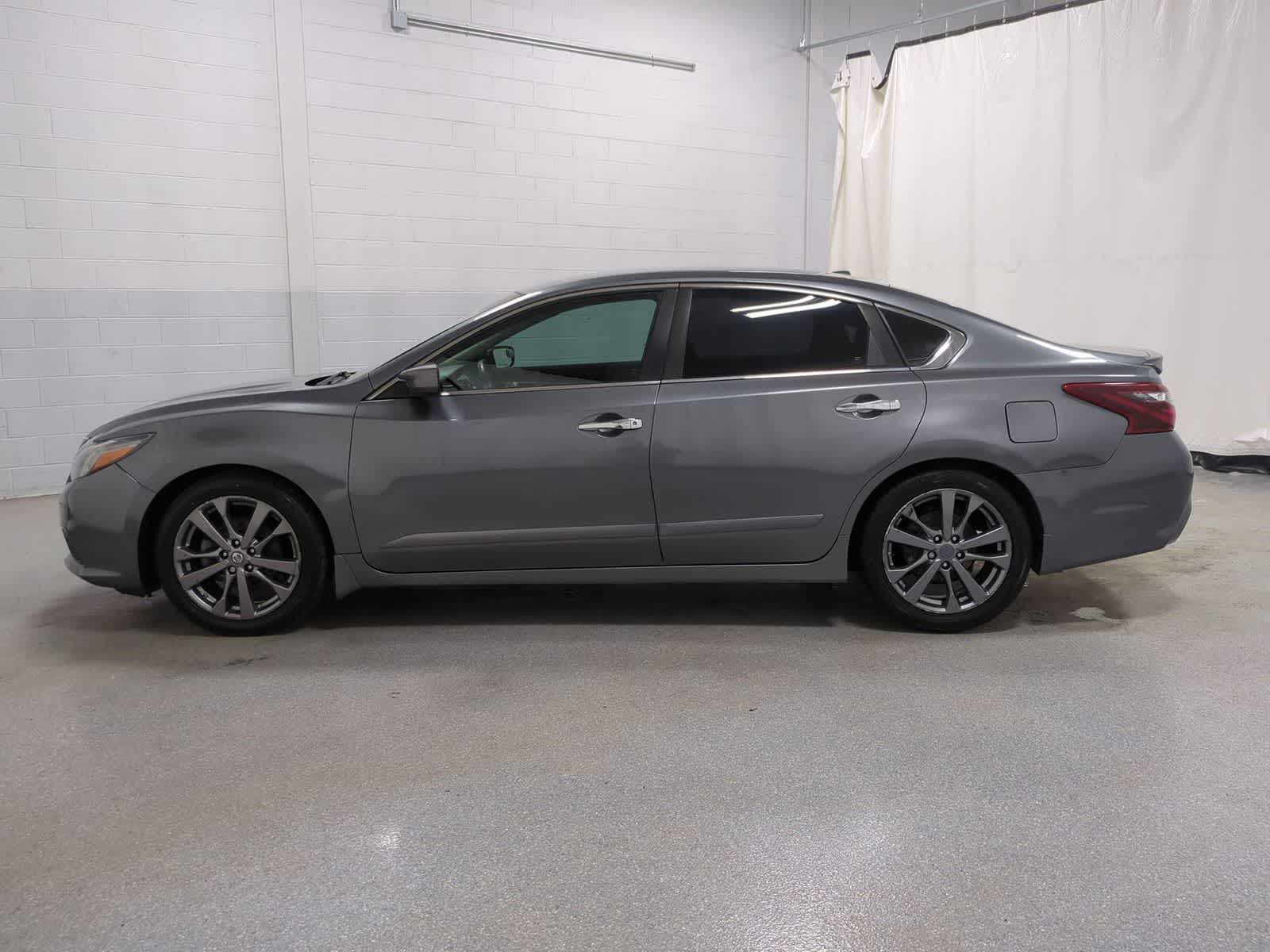 Thumbnail: 2018 Nissan Altima - 11