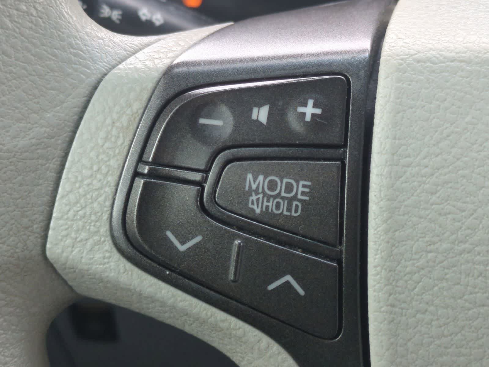 Thumbnail: 2012 Toyota Sienna - 23