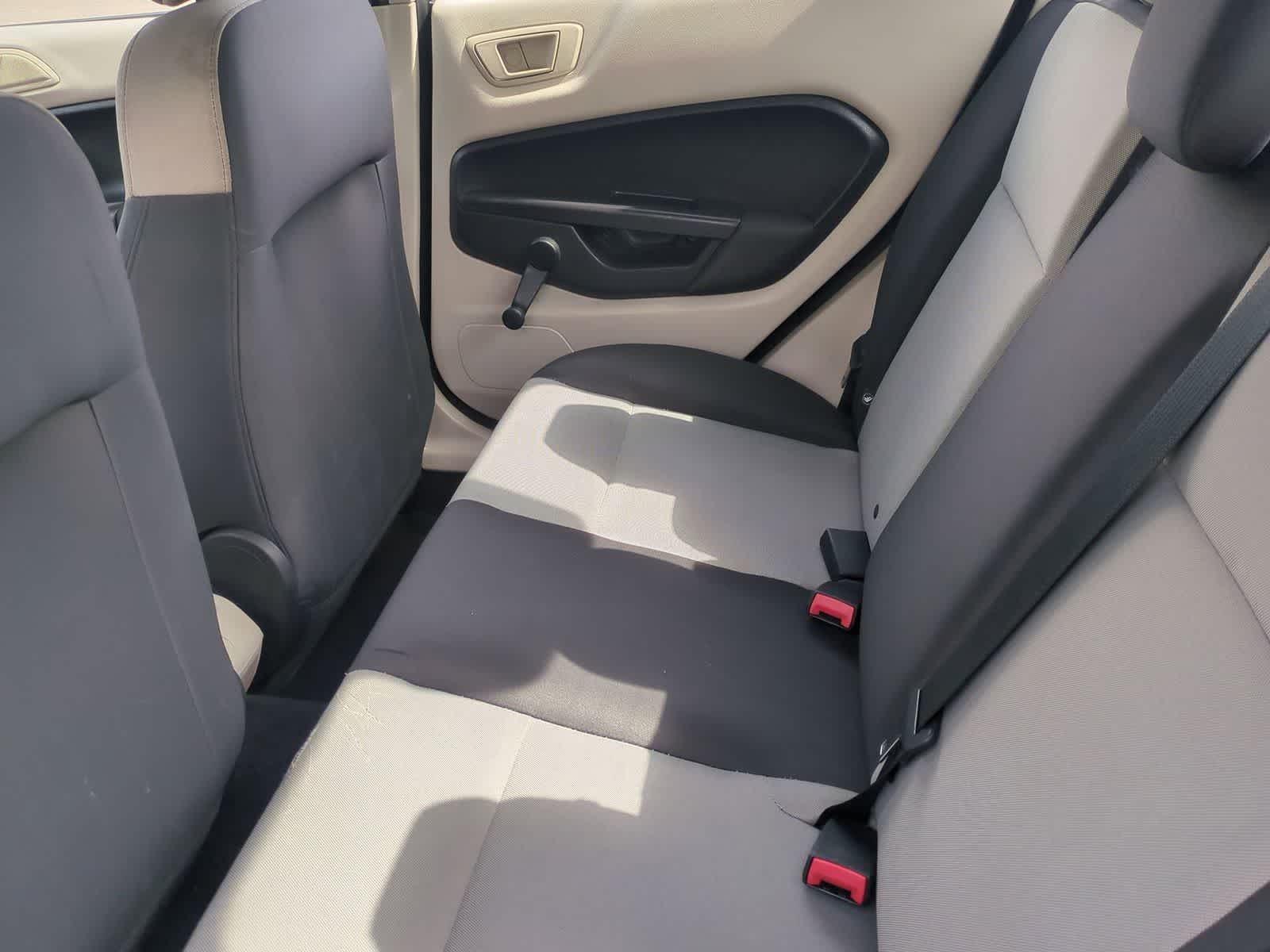 Thumbnail: 2013 Ford Fiesta - 19