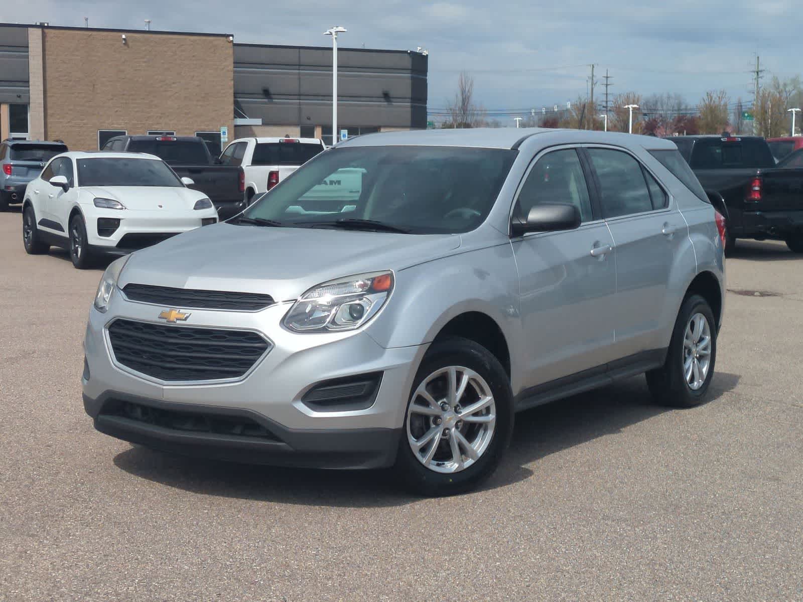 2017 Chevrolet Equinox LS -
                  Farmington Hills, MI