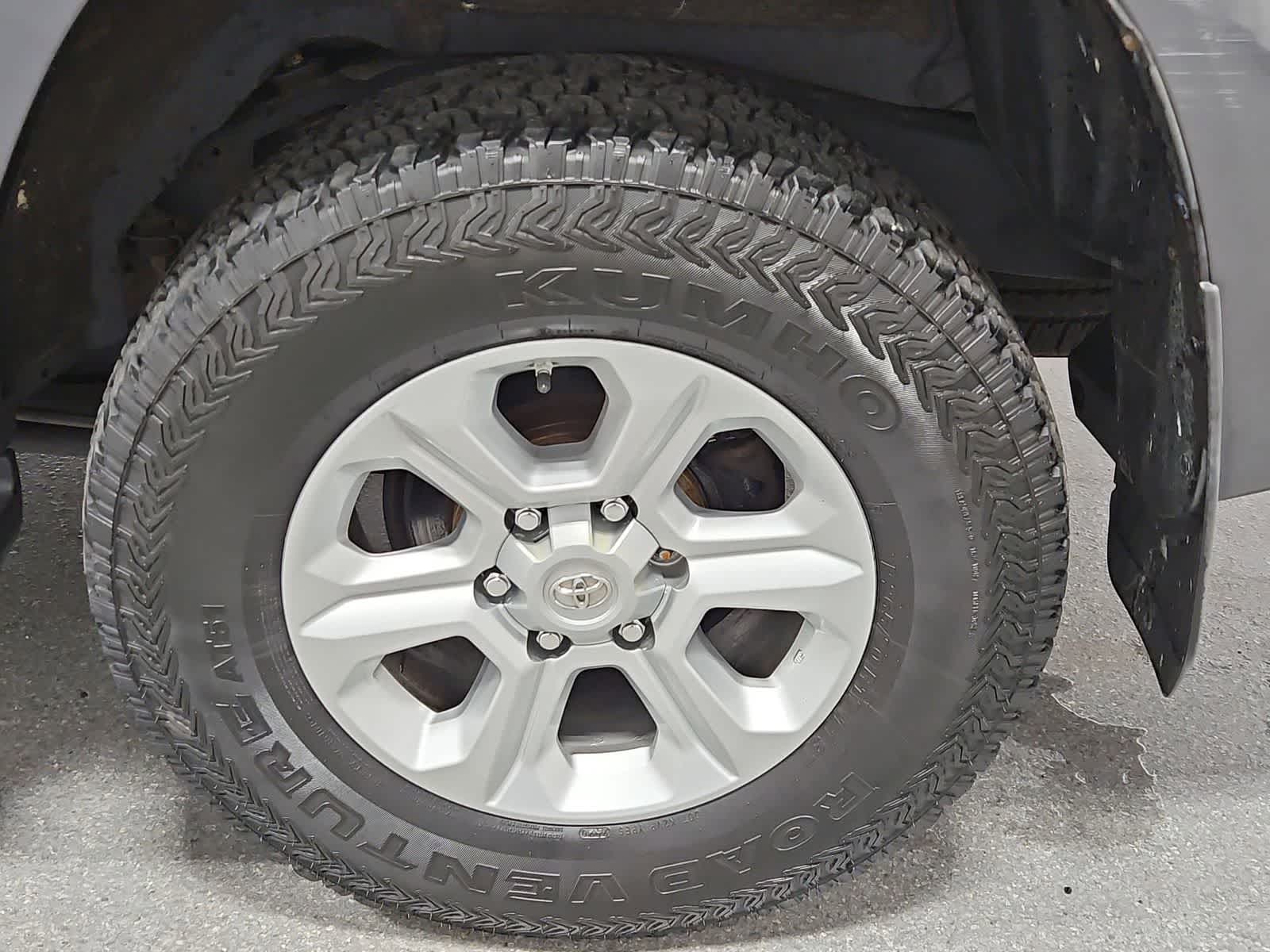Thumbnail: 2017 Toyota 4Runner - 14