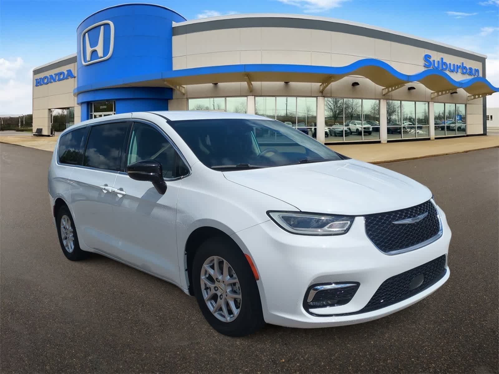 Thumbnail: 2024 Chrysler Pacifica - 2