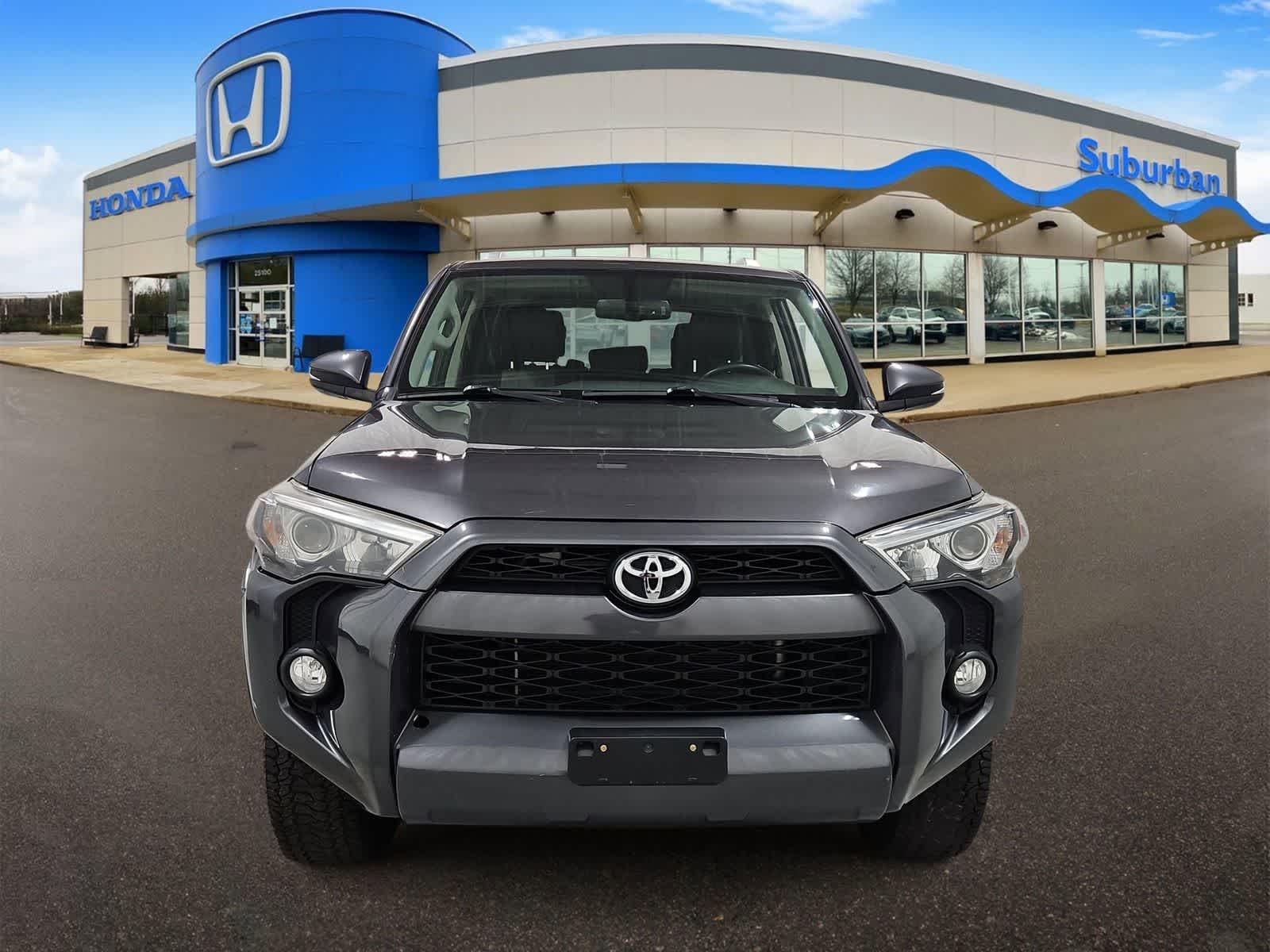 Thumbnail: 2017 Toyota 4Runner - 3