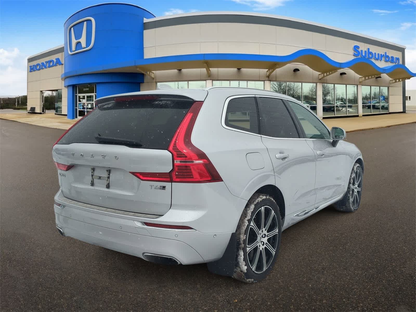 Thumbnail: 2018 Volvo XC60 - 8