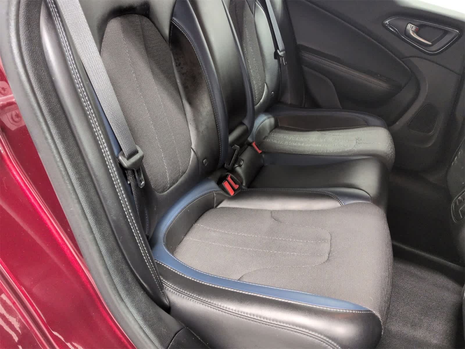 Thumbnail: 2015 Chrysler 200 - 21