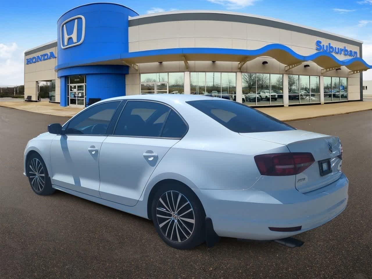 Thumbnail: 2016 Volkswagen Jetta - 6
