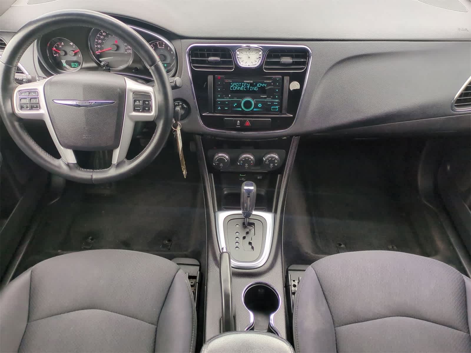 2013 Chrysler 200 Touring 15