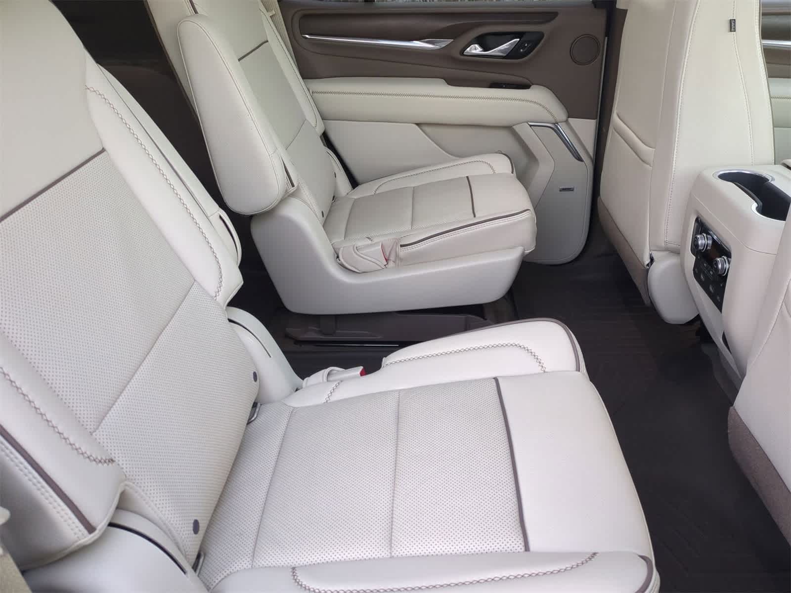 Thumbnail: 2021 GMC Yukon - 22