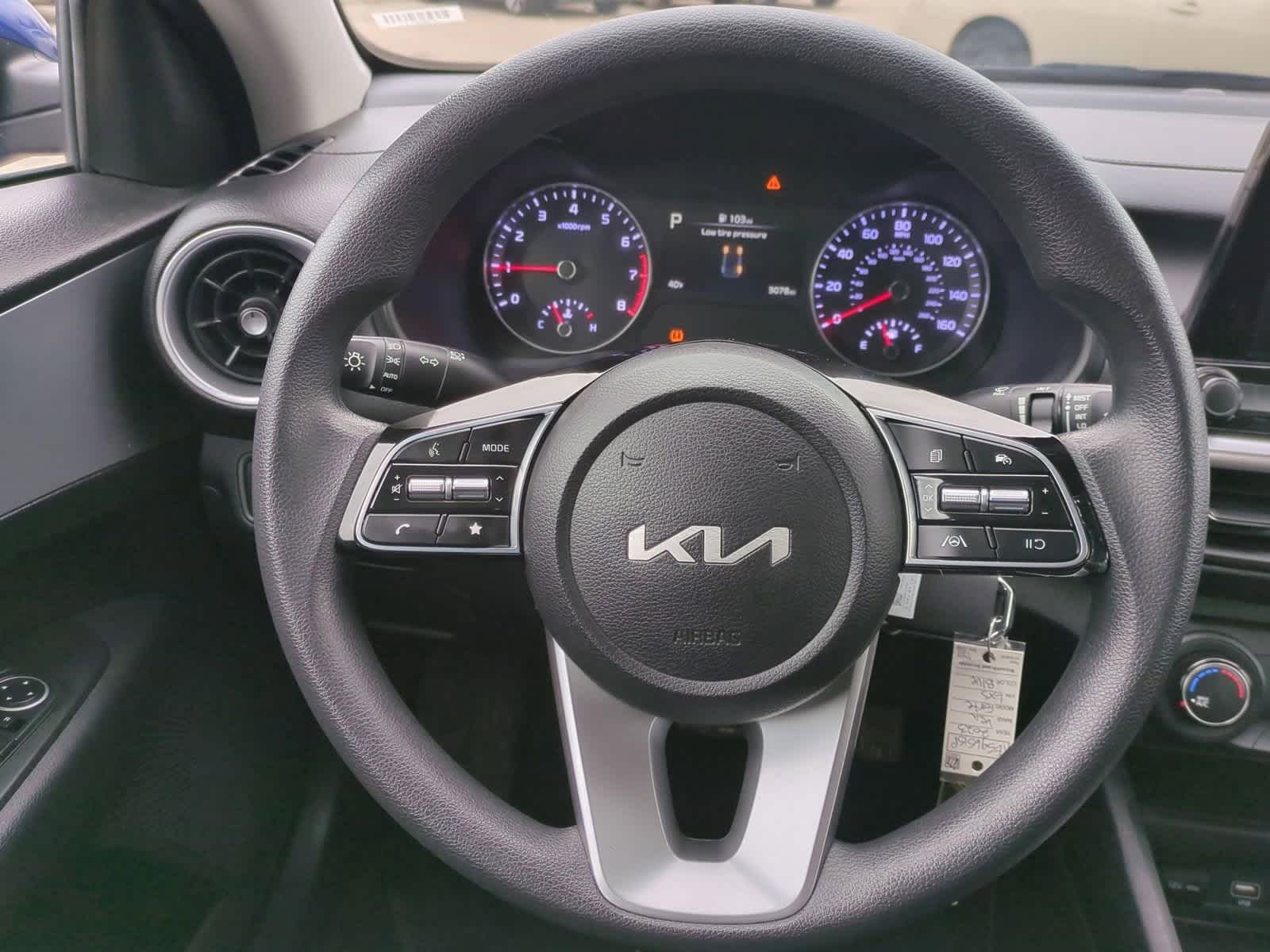 Thumbnail: 2023 Kia Forte - 22