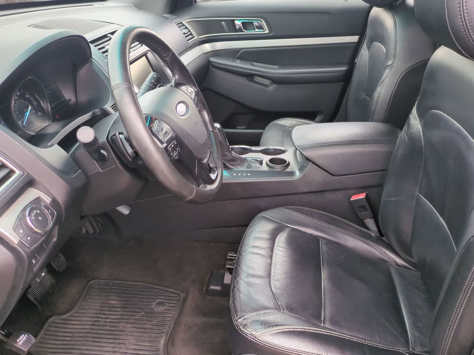 Thumbnail: 2016 Ford Explorer - 16