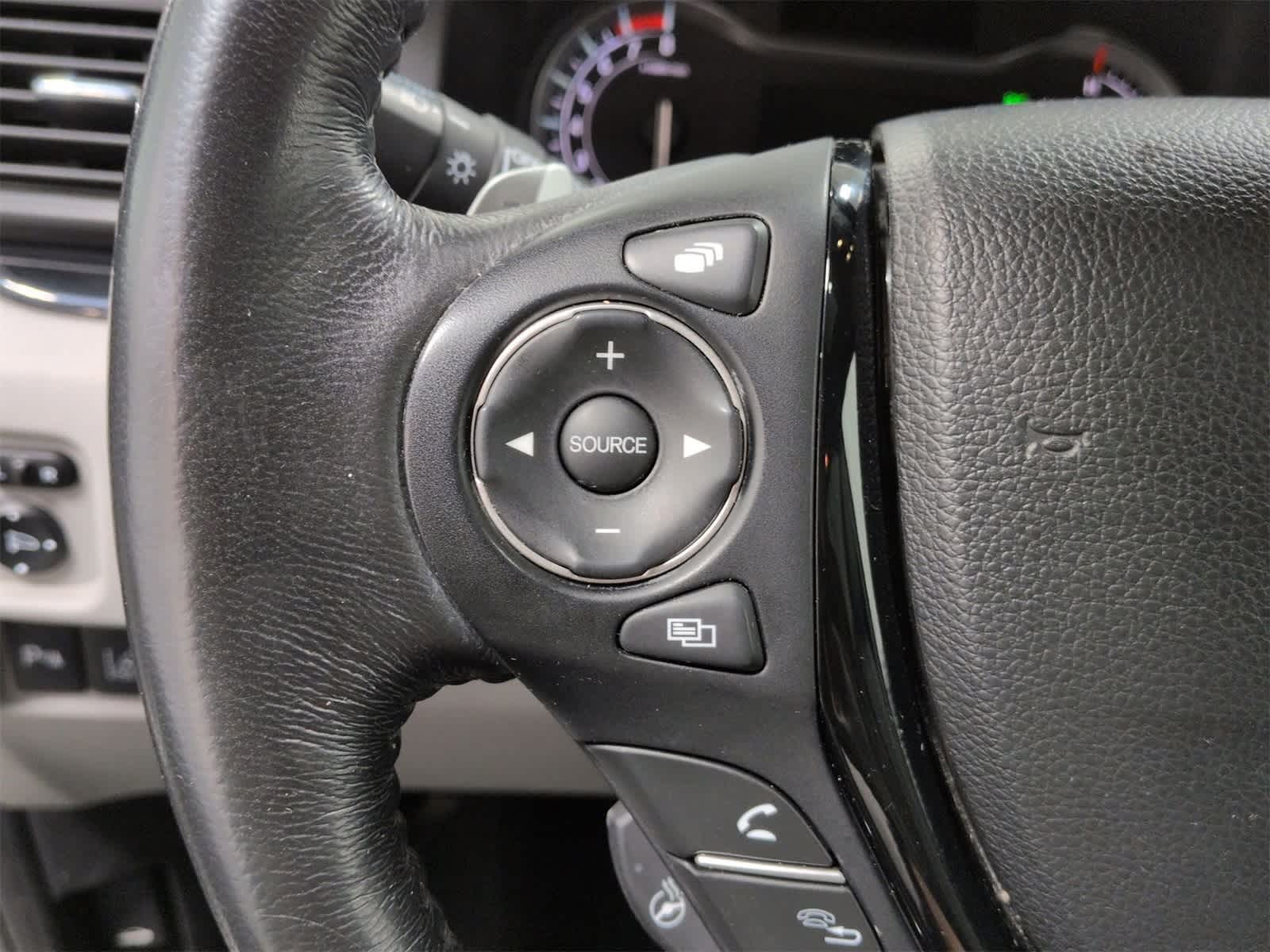 Thumbnail: 2016 Honda Pilot - 25