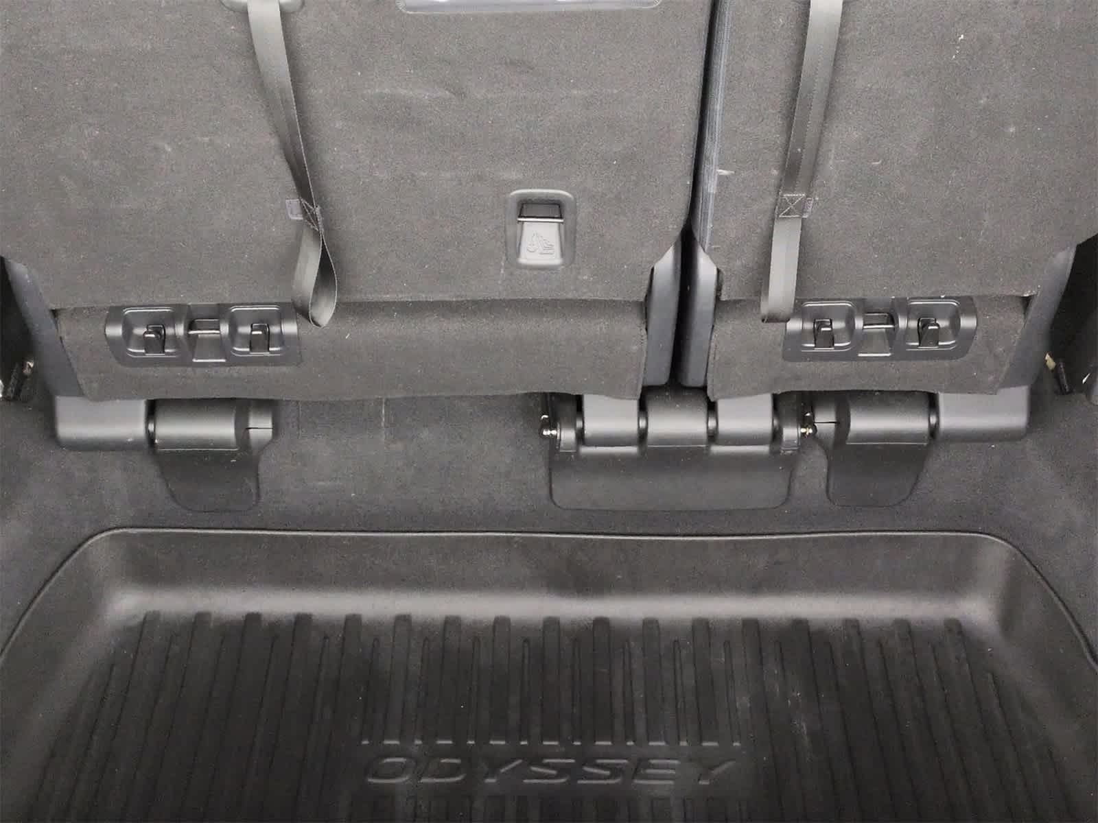 Thumbnail: 2022 Honda Odyssey - 35