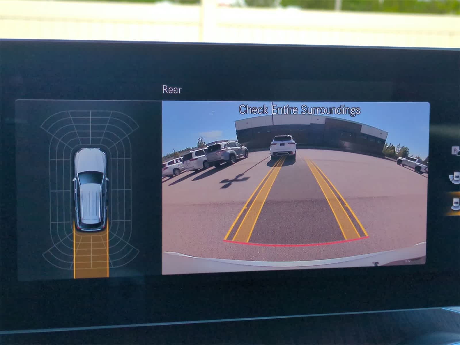 Thumbnail: 2022 Mercedes-Benz GLC - 28