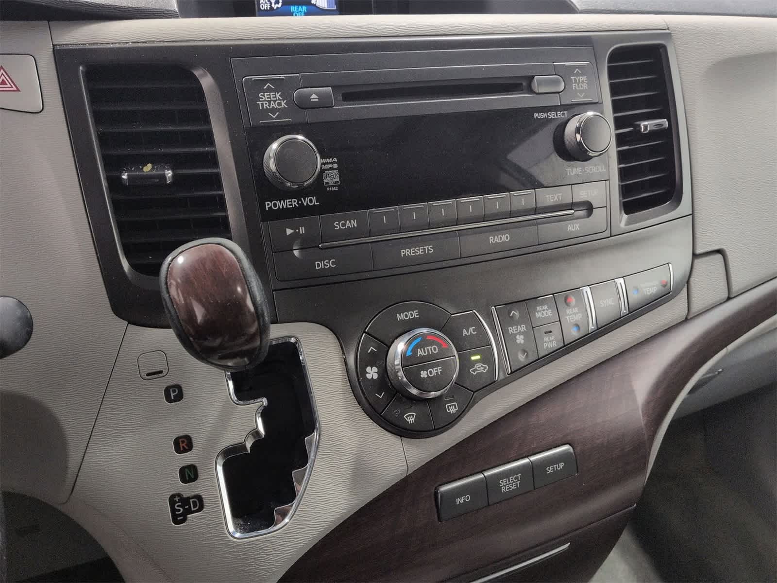 Thumbnail: 2013 Toyota Sienna - 30