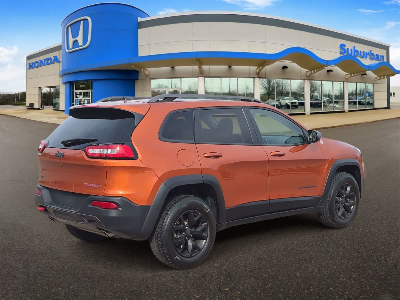 Thumbnail: 2016 Jeep Cherokee - 8