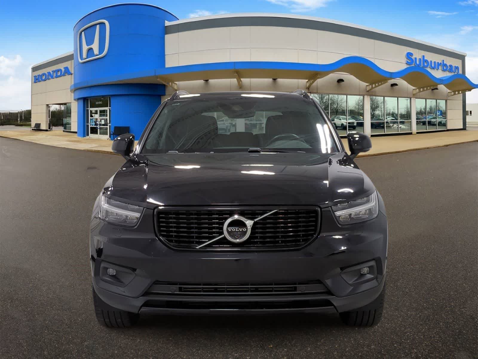 Thumbnail: 2019 Volvo XC40 - 3