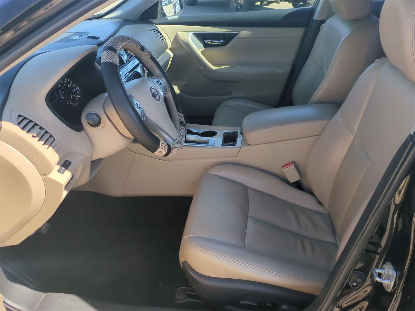 Thumbnail: 2018 Nissan Altima - 16