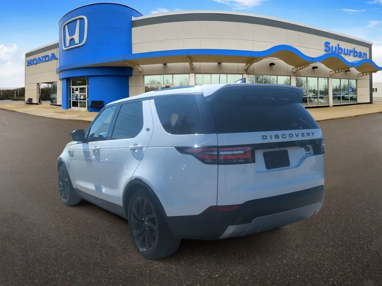 Thumbnail: 2018 Land Rover Discovery - 6