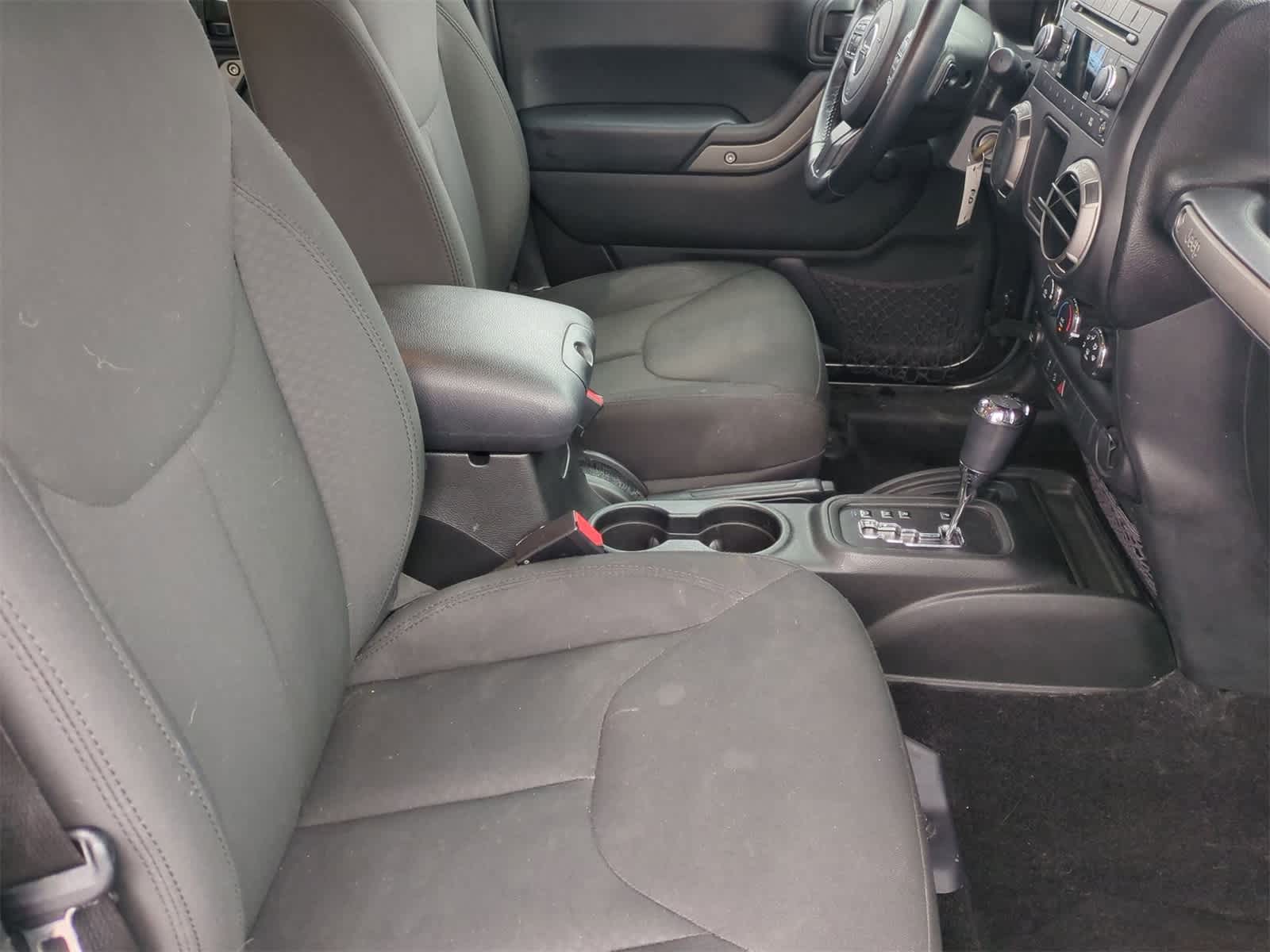 Thumbnail: 2016 Jeep Wrangler - 11