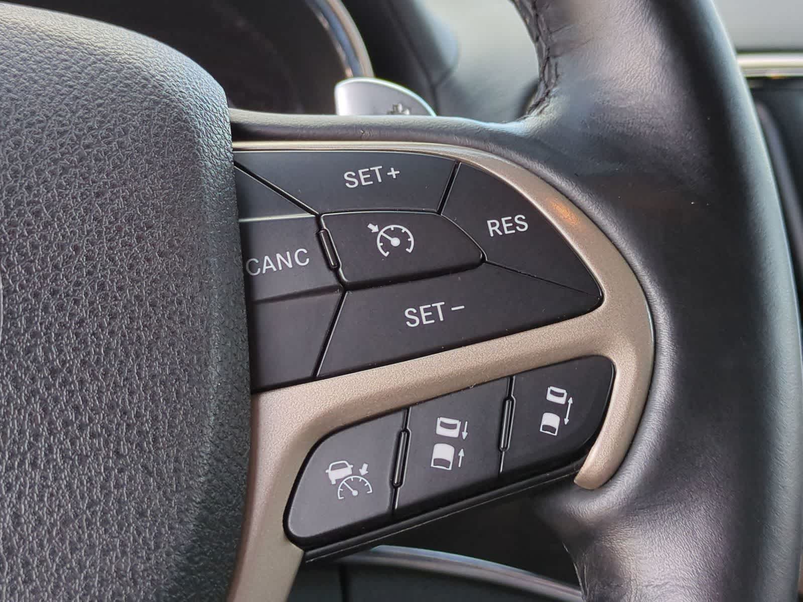 Thumbnail: 2014 Jeep Grand Cherokee - 26