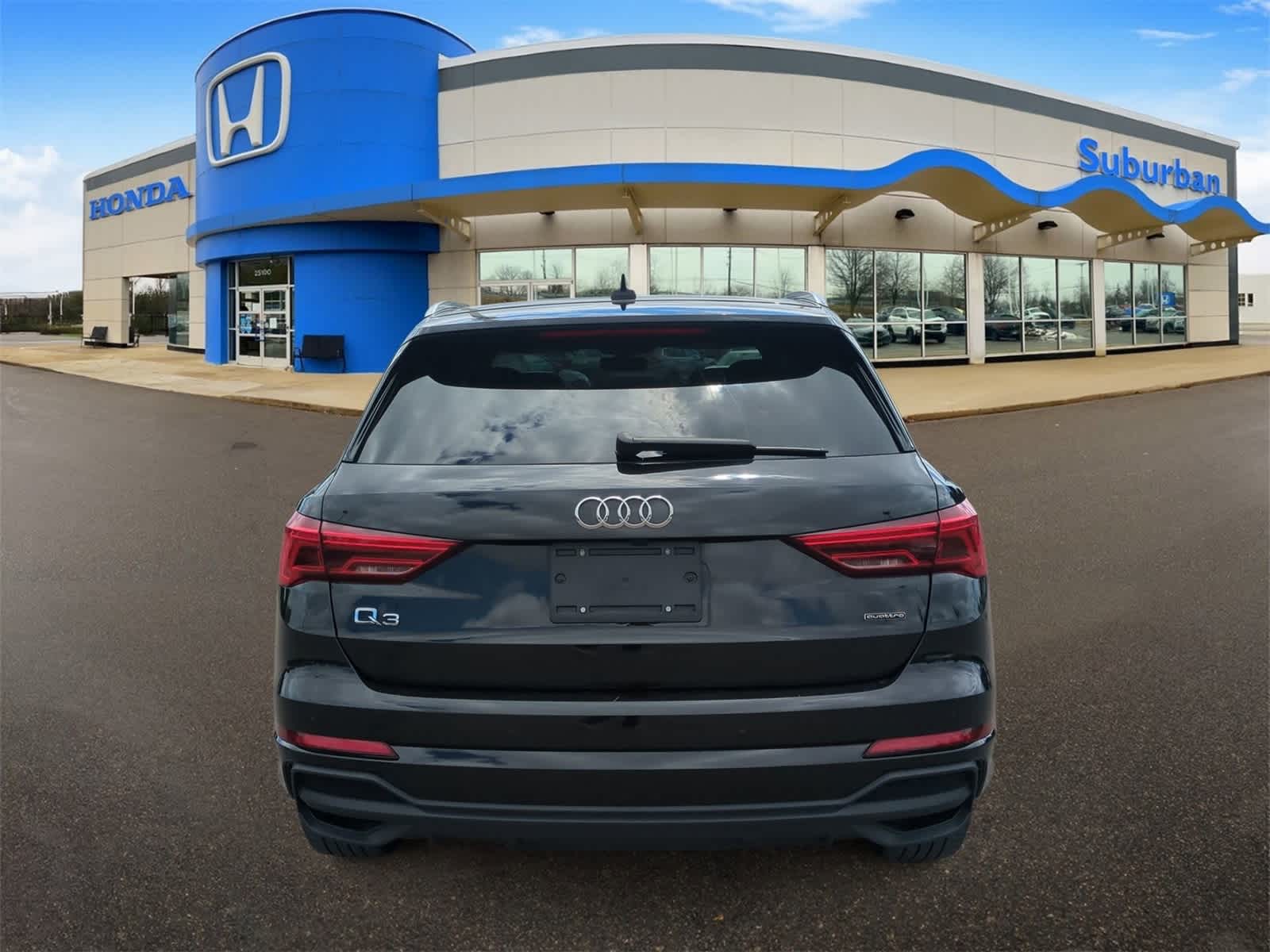 Thumbnail: 2023 Audi Q3 - 7