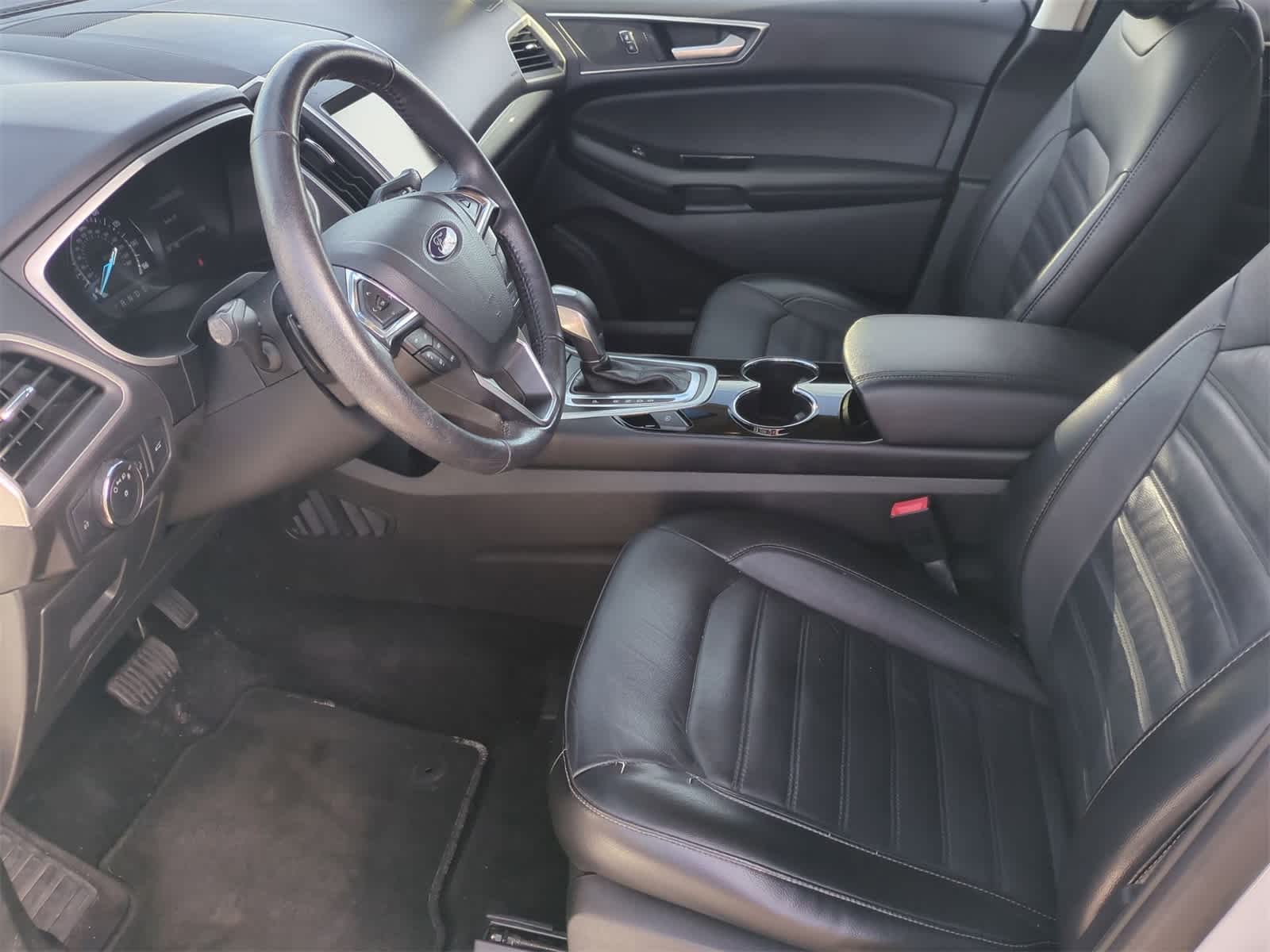 Thumbnail: 2015 Ford Edge - 16