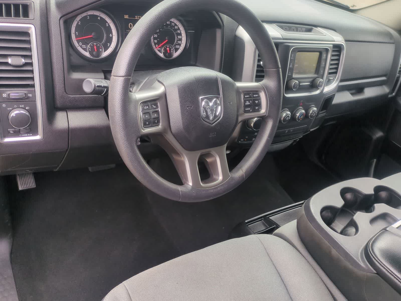 Thumbnail: 2021 RAM 1500 Classic - 10