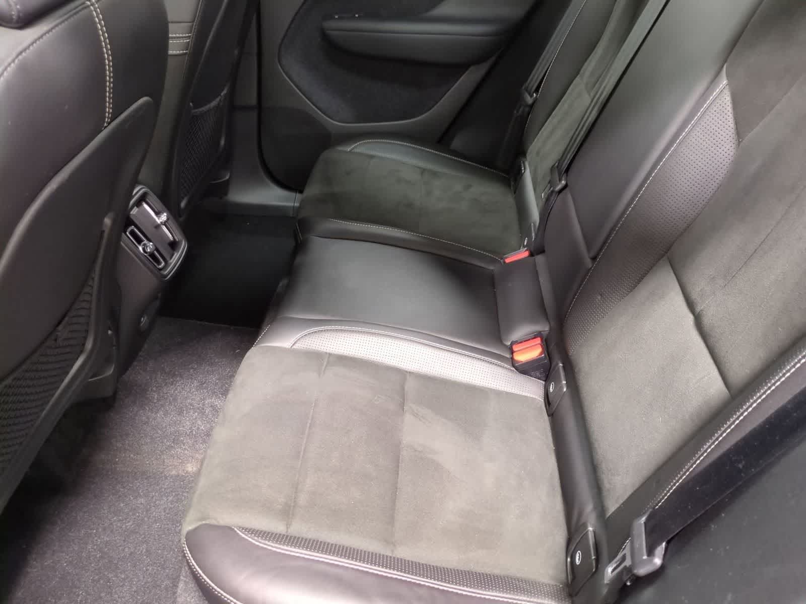 Thumbnail: 2019 Volvo XC40 - 21