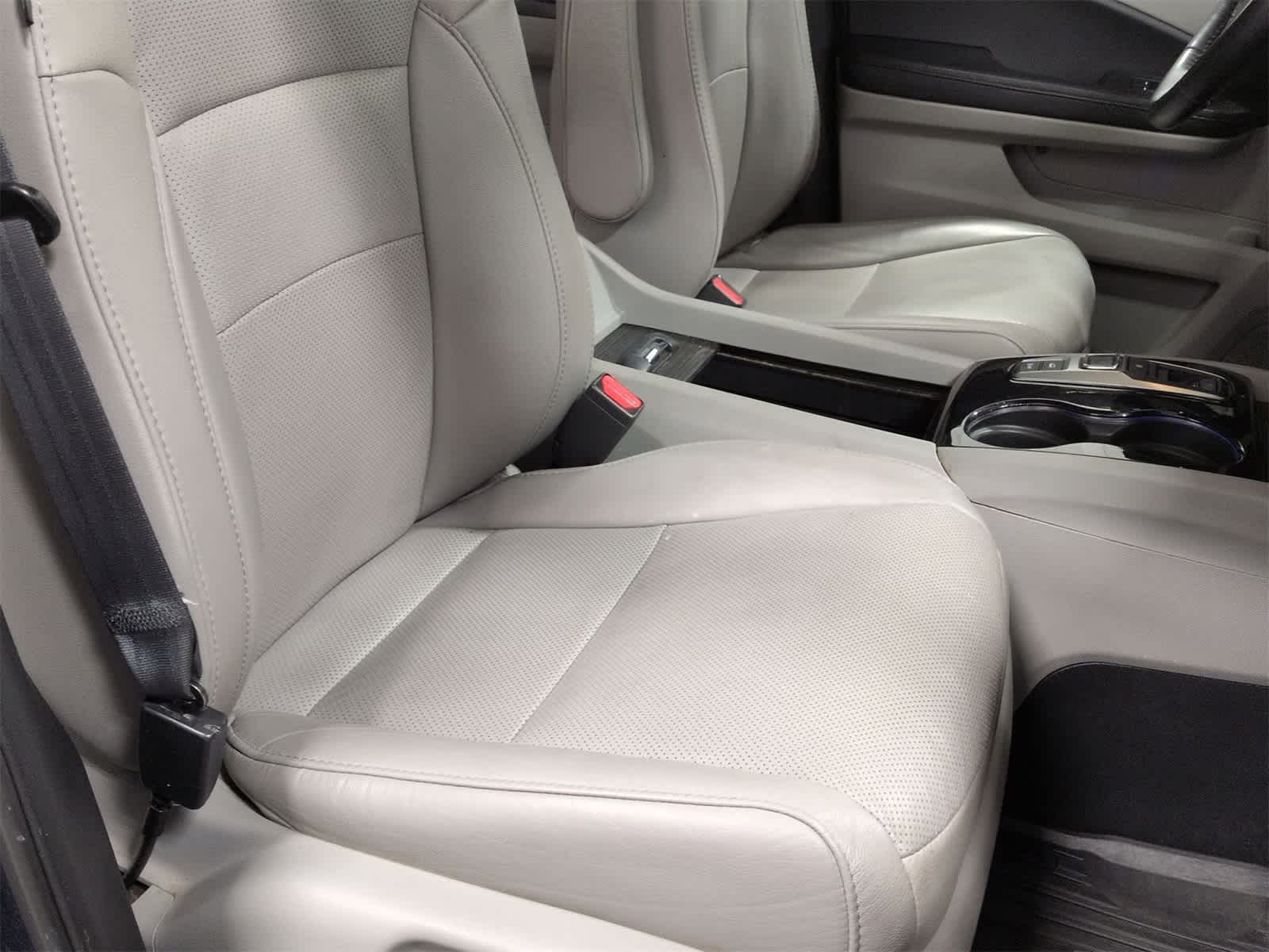 Thumbnail: 2016 Honda Pilot - 23