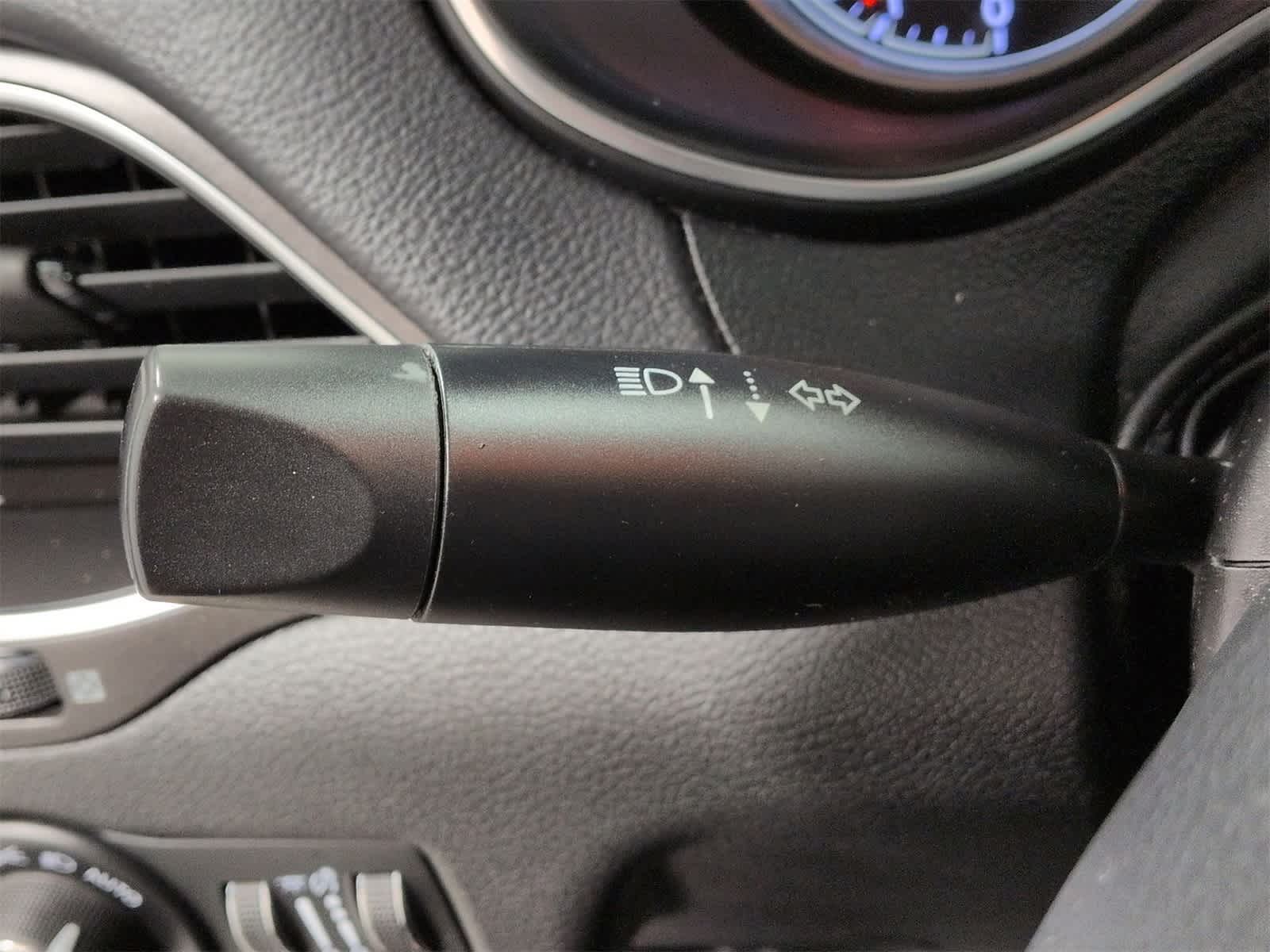 Thumbnail: 2019 Jeep Cherokee - 27