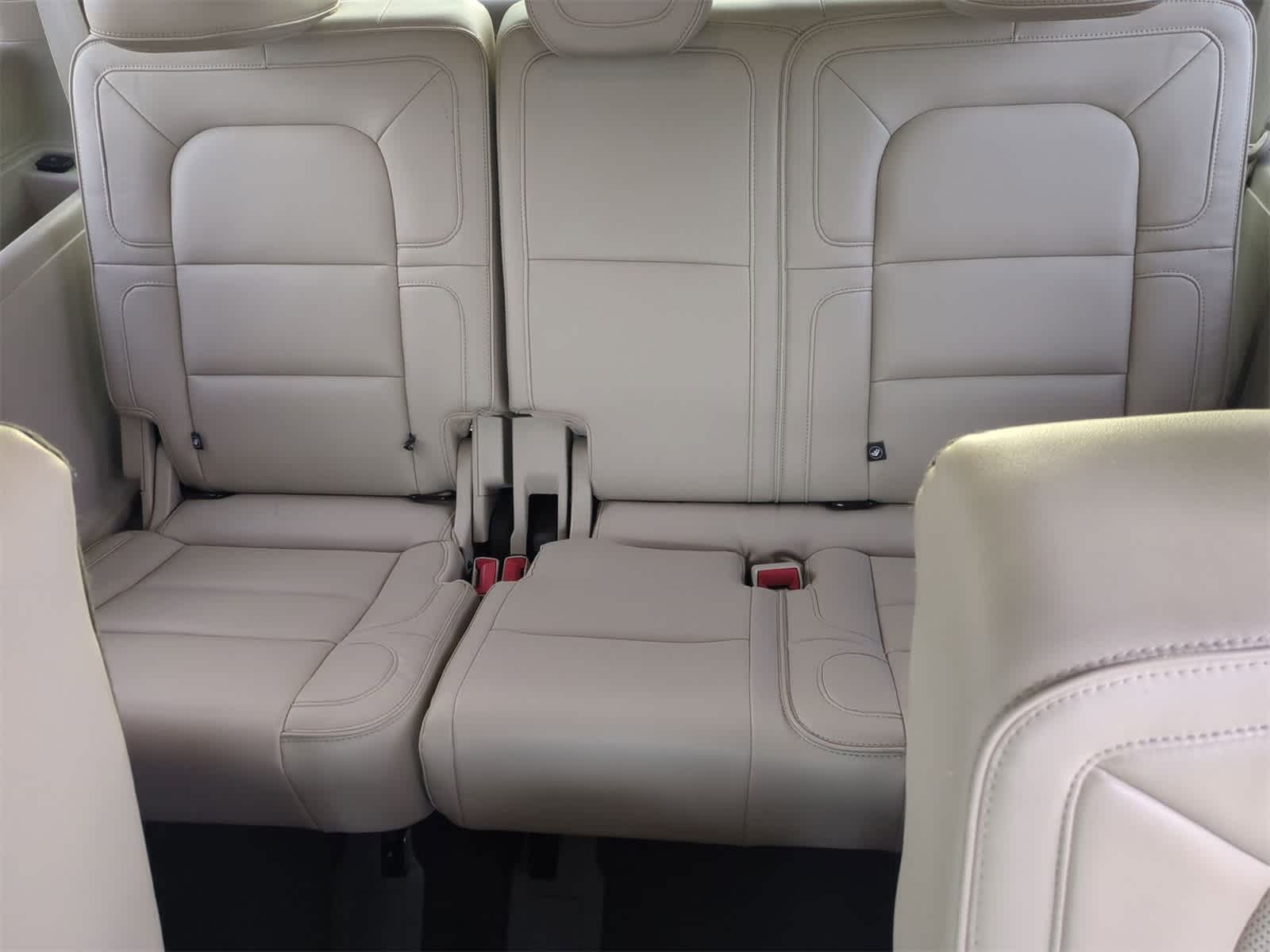 Thumbnail: 2018 Lincoln Navigator - 23