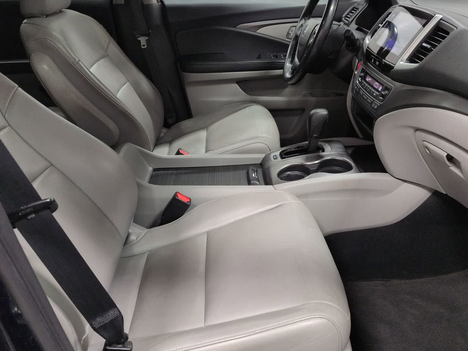 Thumbnail: 2016 Honda Pilot - 24
