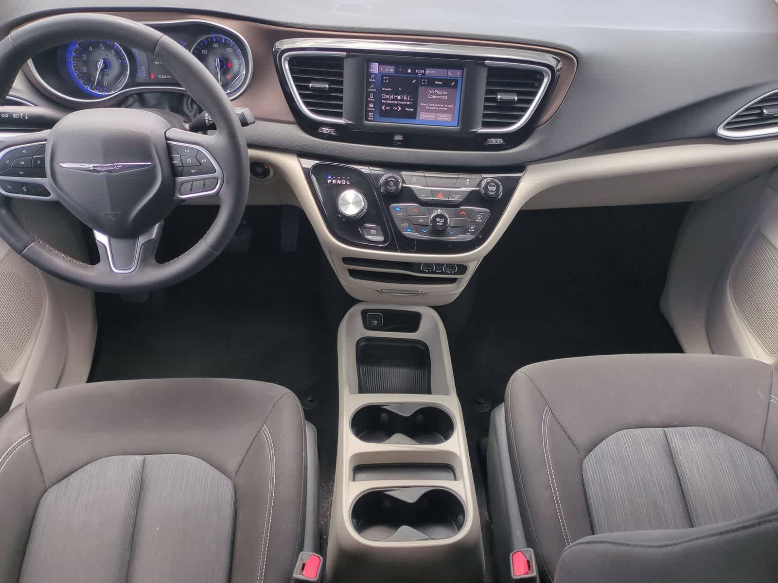 2022 Chrysler Voyager LX - Photo 14